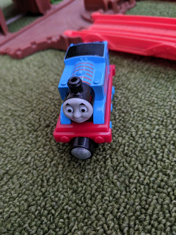 thomas take and play dragon drop